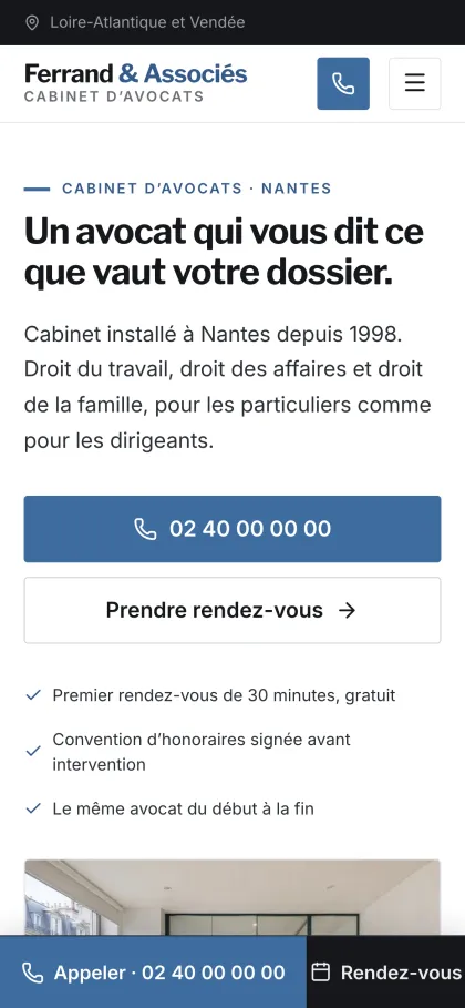 Page d’accueil du modèle libéral, sur téléphone